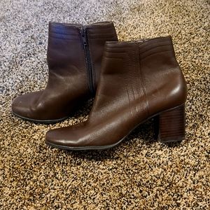 Brown boots for women